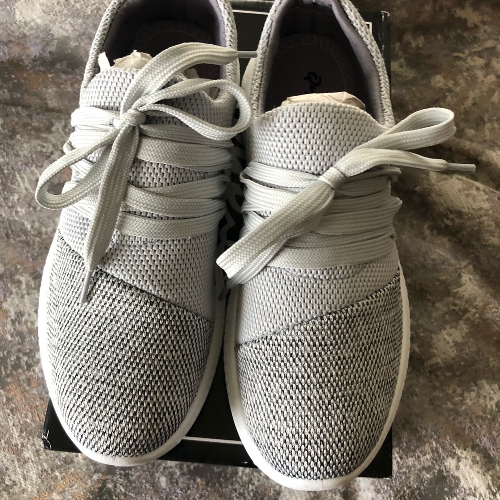 Sneakers - Picture 2 of 4